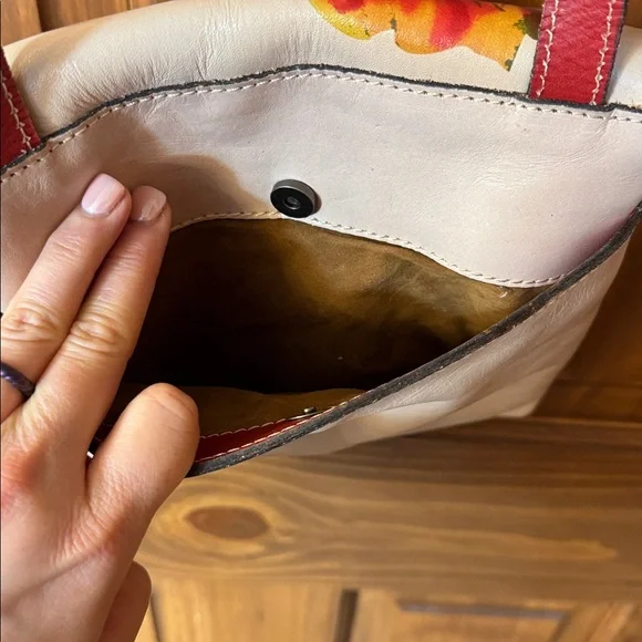 Patricia Nash crossbody purse - Picture 8 of 10